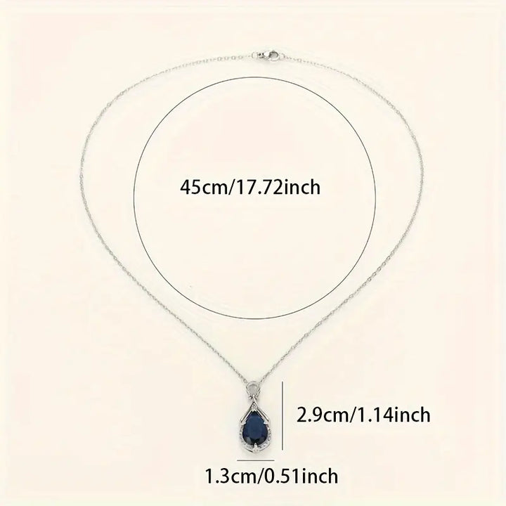 Statement Necklace in White Gold - Elegant Modern Jewelry