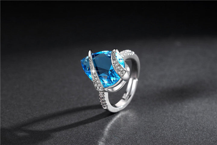 Elegant Two Piece Set in White Gold for Women