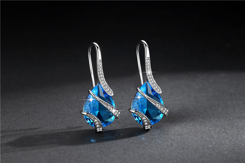 Elegant Two Piece Set in White Gold for Women