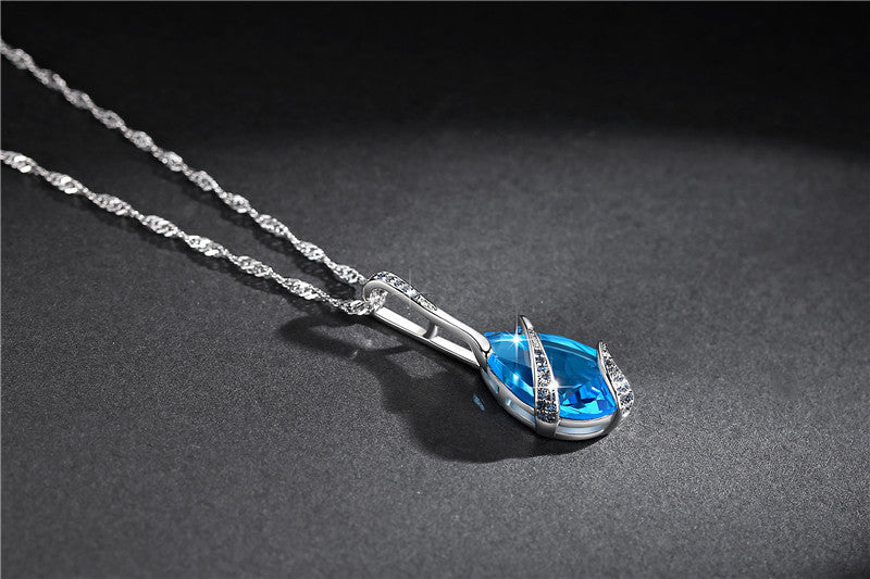 Elegant Two Piece Set in White Gold for Women