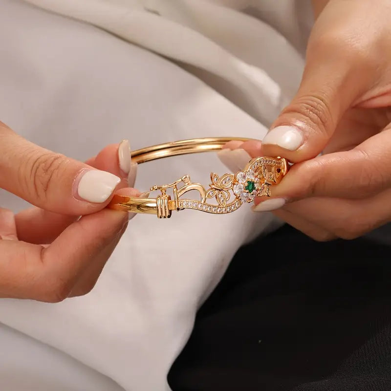 Gold Bracelet for Women | Isla Beaumont Timeless Chain Bracelet