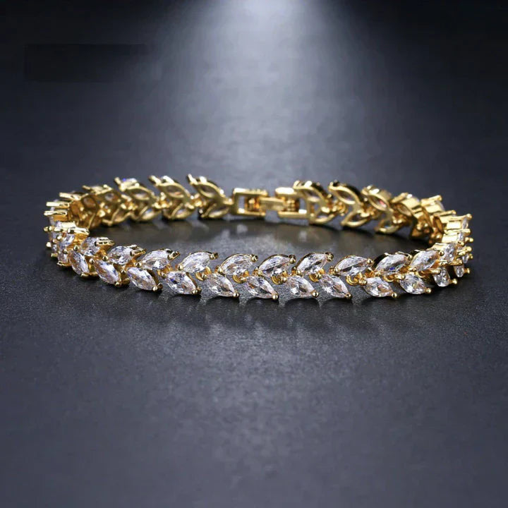 Gold Leaf Bracelet | Delicate Botanical Design for Everyday Elegance