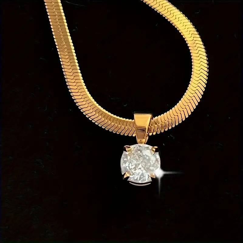 Gold Pendant Necklace with Elegant Rhinestone Detail