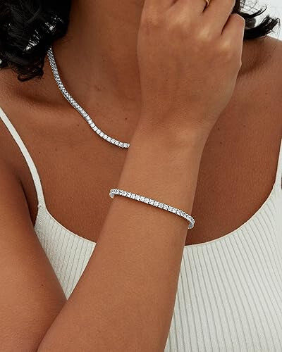 Tennis Bracelet in White Gold - Classic Elegant Everyday Jewelry