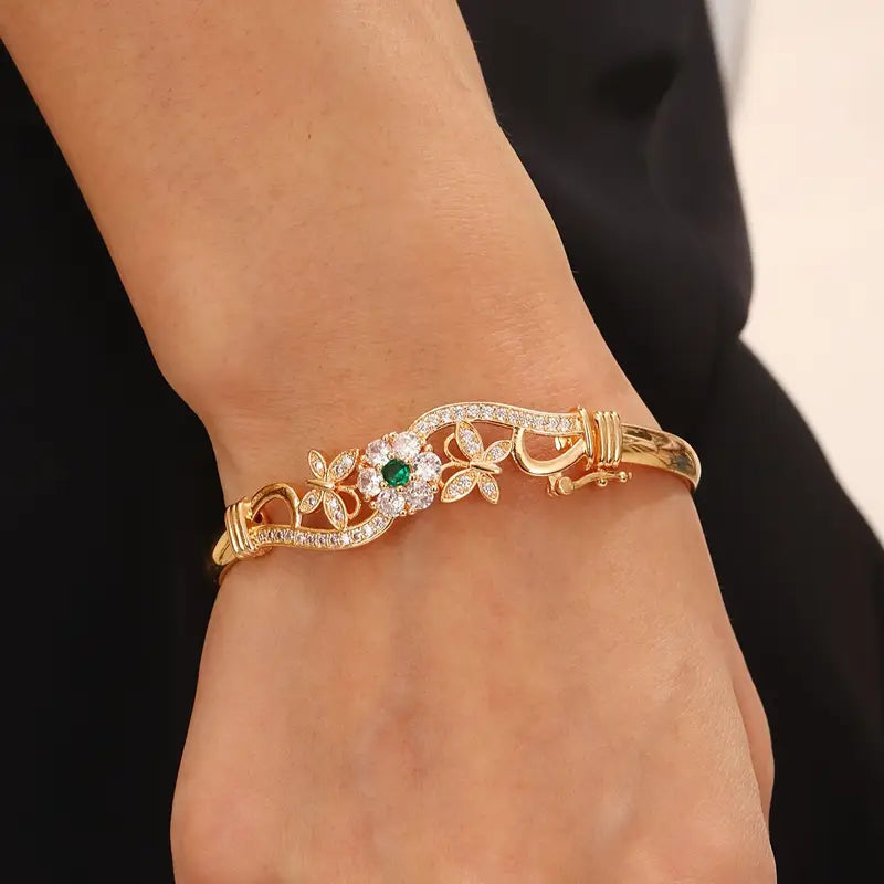 Gold Bracelet for Women | Isla Beaumont Timeless Chain Bracelet