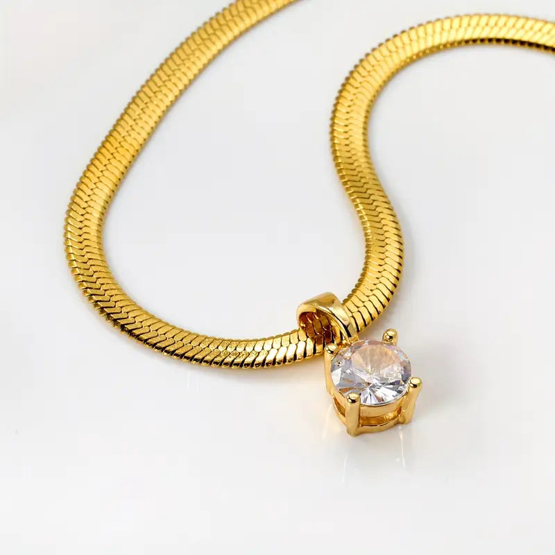 Gold Pendant Necklace with Elegant Rhinestone Detail
