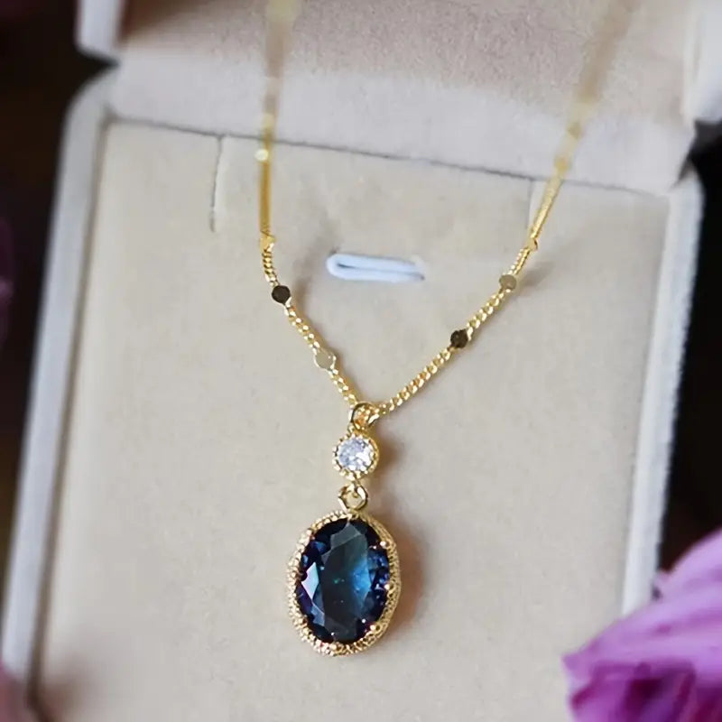 Gold Pendant Necklace - Thessia Lunebray Delicate Chain