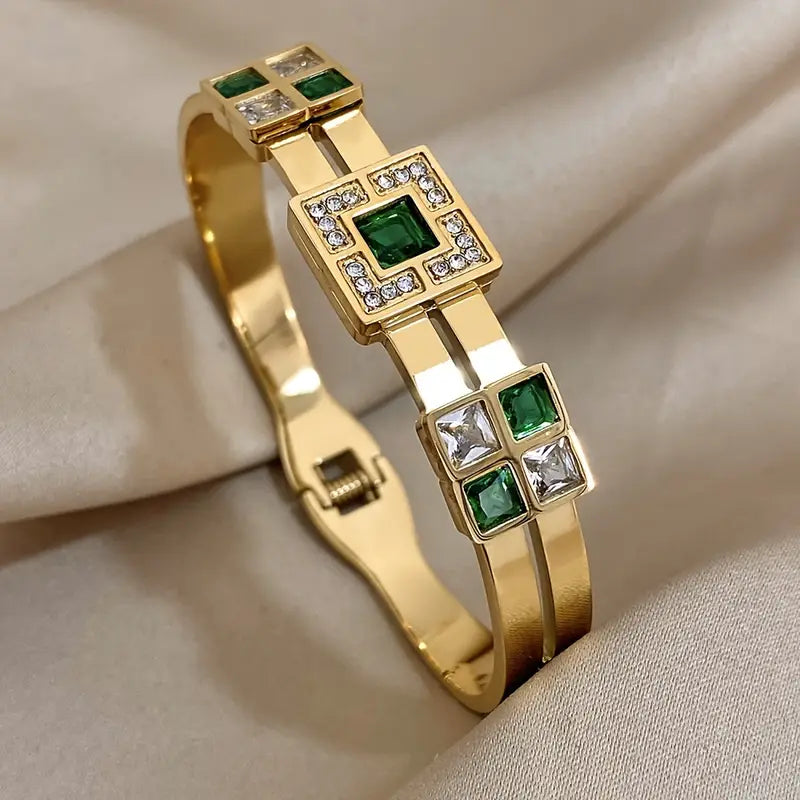 Gold Chain Bracelet | Classic Linked Design for Women