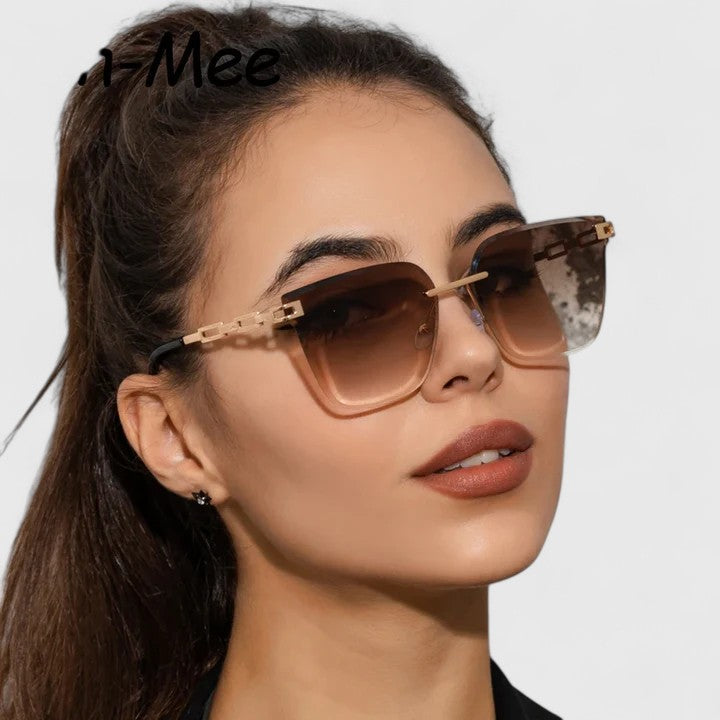 Cat Eye Sunglasses with Gradient Lenses - Lightweight Frame