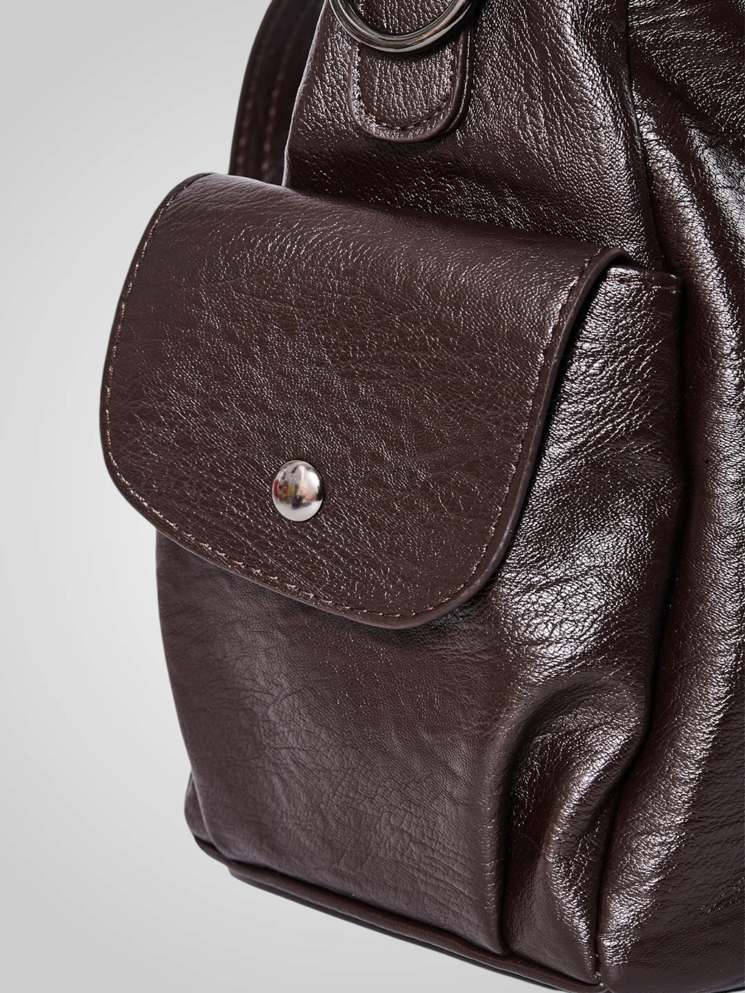 Lightweight Crossbody Bag with Multiple Pockets for Everyday
