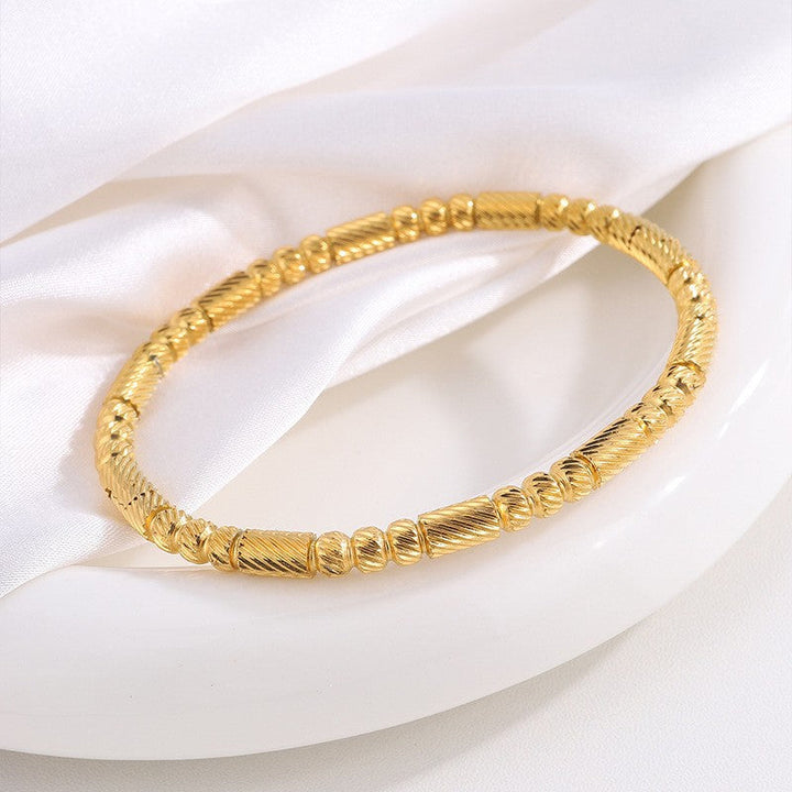 Gold Bracelet | Isavetta Bruni | Timeless Everyday Jewelry