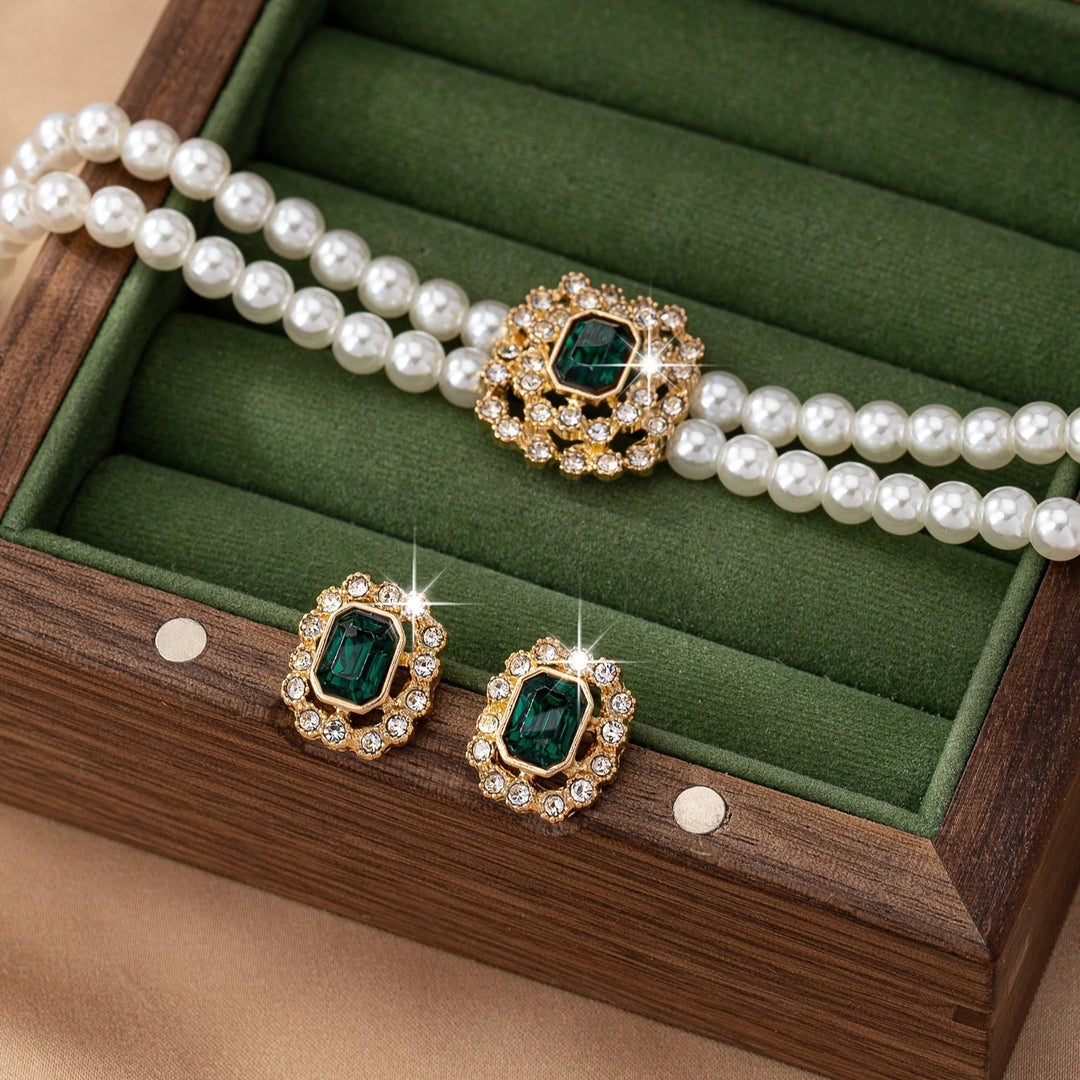 Gold Jewelry Set - Elegant Necklace and Earring Collection