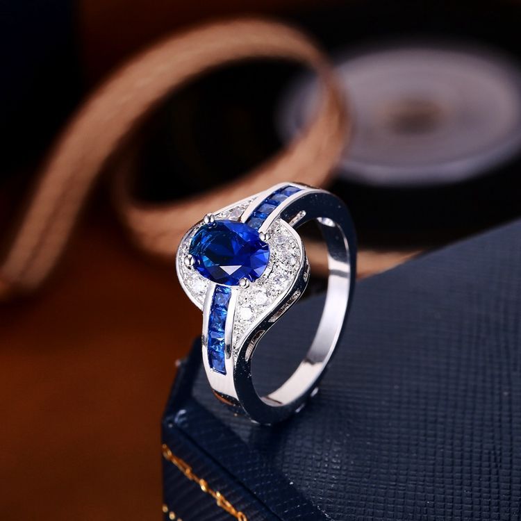 Sapphire Ring in White Gold - Modern Elegant Statement Jewelry