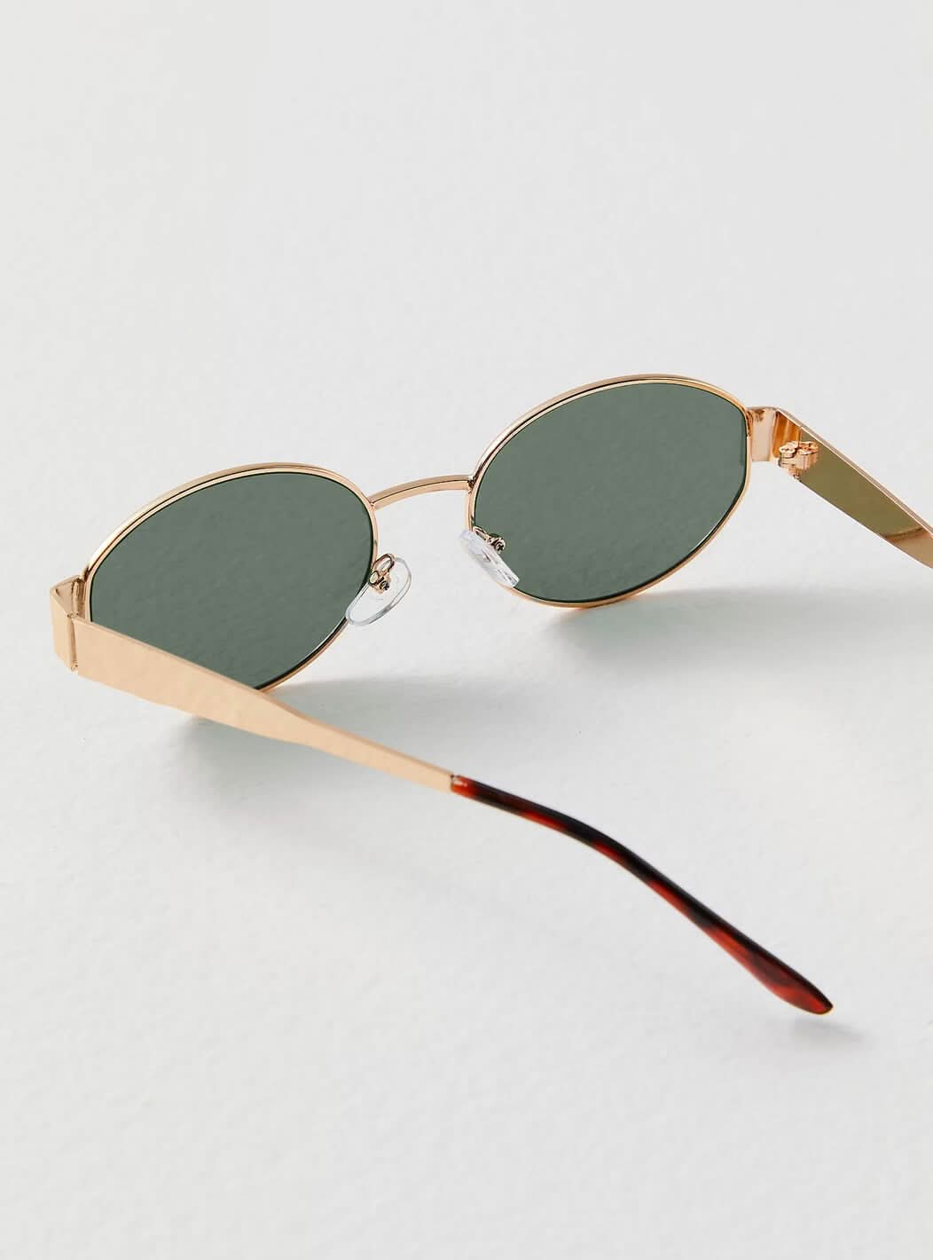 Women's Vintage Sunglasses - UV Protection Classic Frame