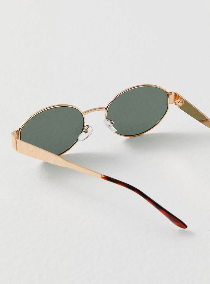 Women's Vintage Sunglasses - UV Protection Classic Frame
