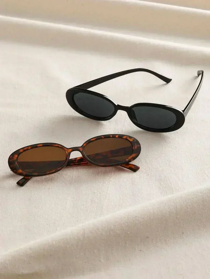 Oval Retro Sunglasses for Women with UV400 Protection