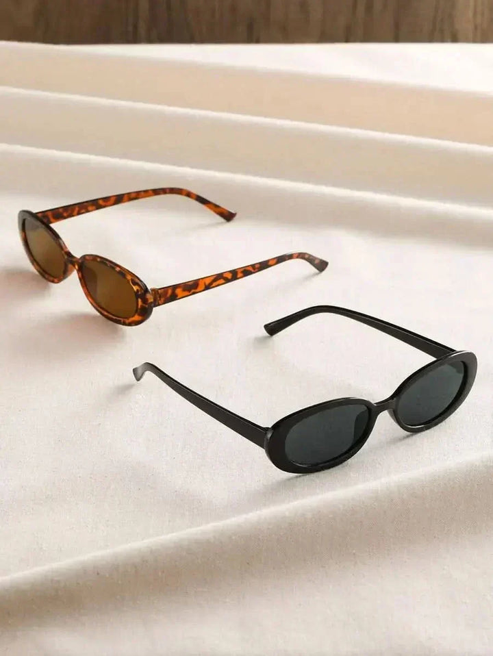 Oval Retro Sunglasses for Women with UV400 Protection