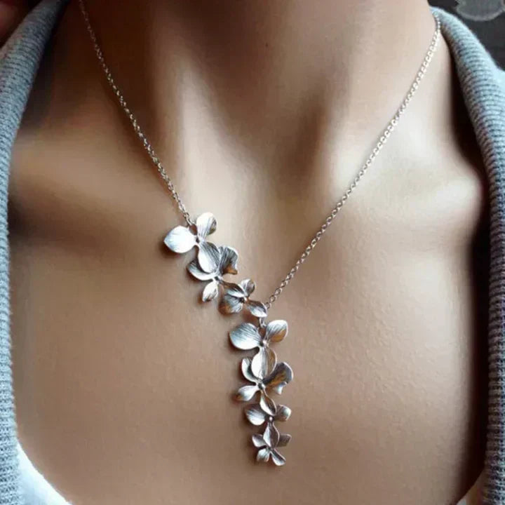 Petal Charm Necklace in White Gold | Delicate Everyday Jewelry